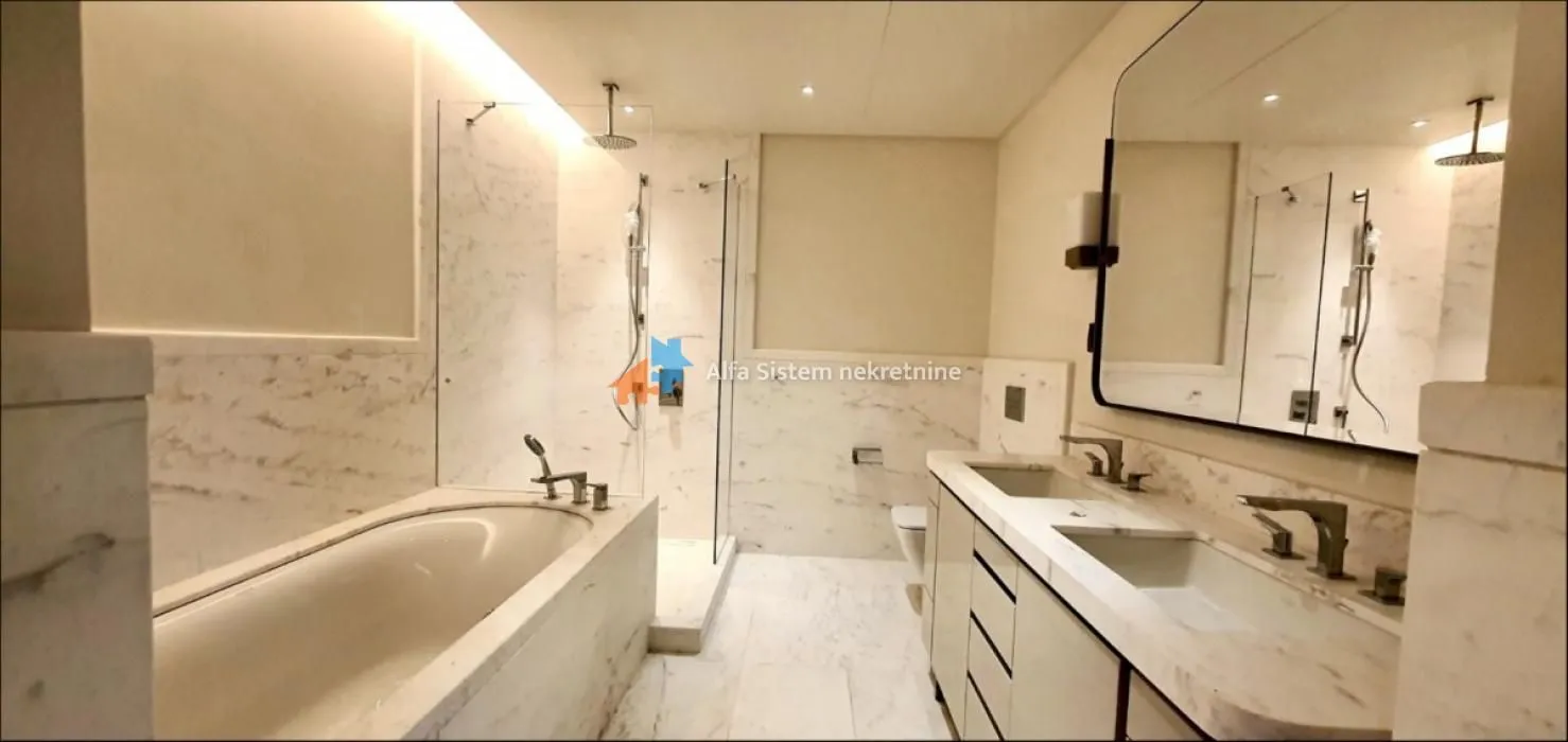Izdavanje, trosoban stan, 90m², Savski Venac, Beograd