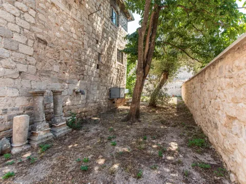 Sale, house, 380m², Kotor, Crna Gora - image 36