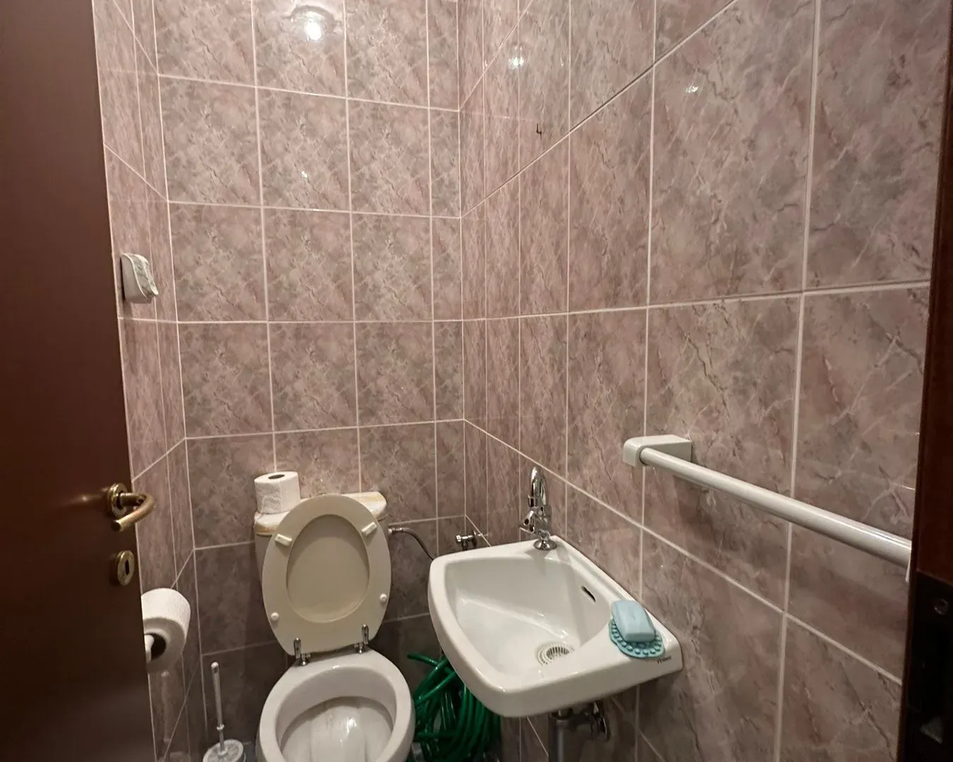 Izdavanje, dvosoban stan, 103m², Stari Aerodrom, Podgorica