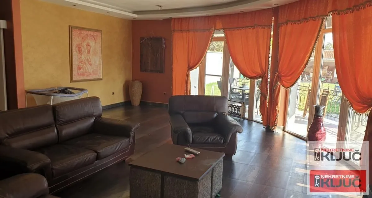 Rent, house, 1000m², Kać, Novi Sad Sve Podlokacije