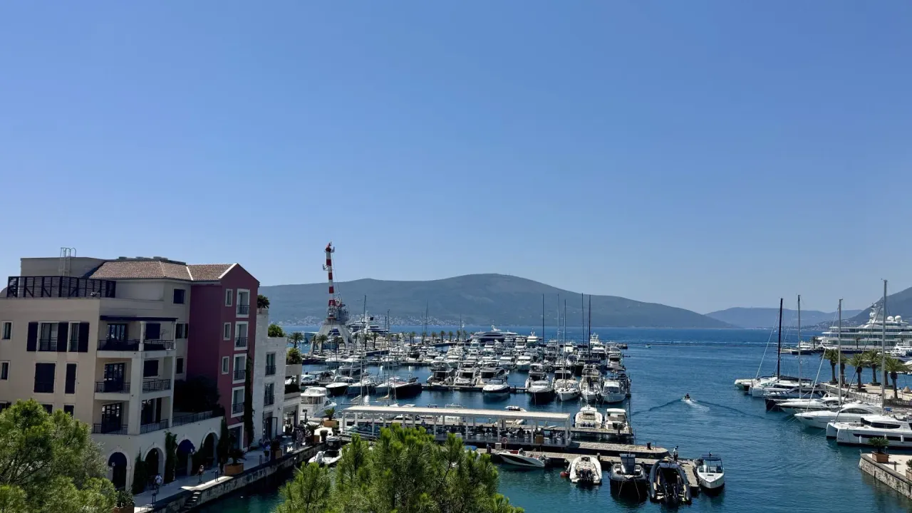 Rent, four bedroom apartment, 228m², Porto Montenegro, Tivat
