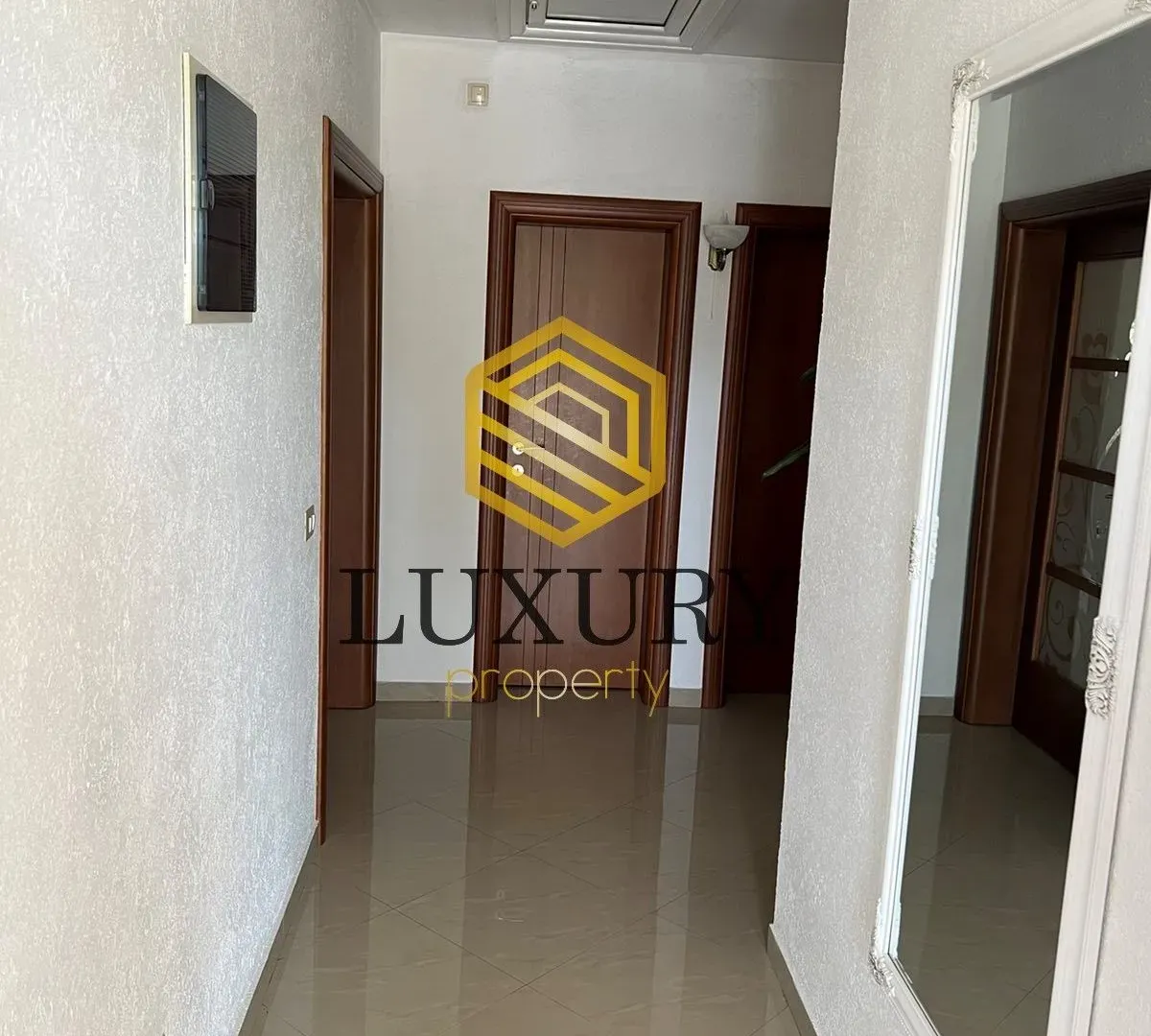 Izdavanje, kuća, 90m², Barutana, Podgorica