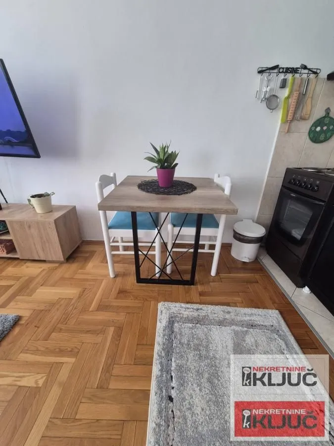 Izdavanje, garsonjera, 28m², Grbavica, Novi Sad Sve Podlokacije