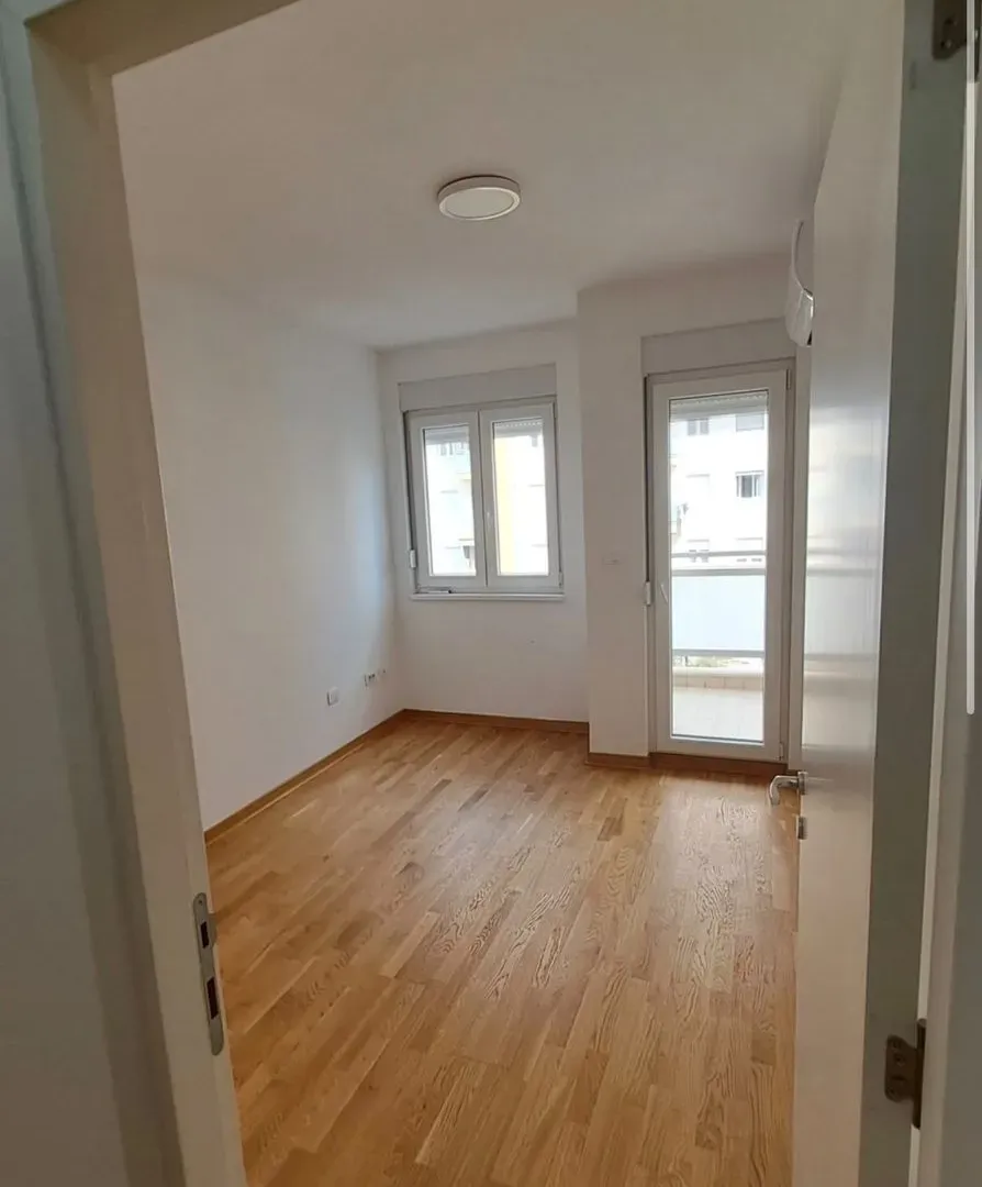 Rent, two bedroom apartment, 64m², City Kej, Podgorica