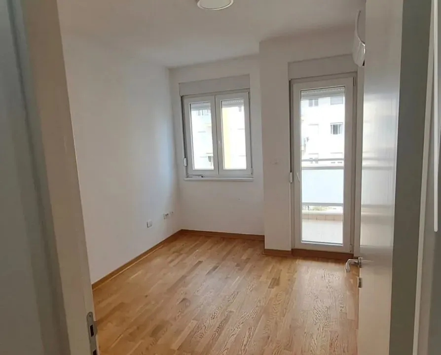 Rent, two bedroom apartment, 64m², City Kej, Podgorica