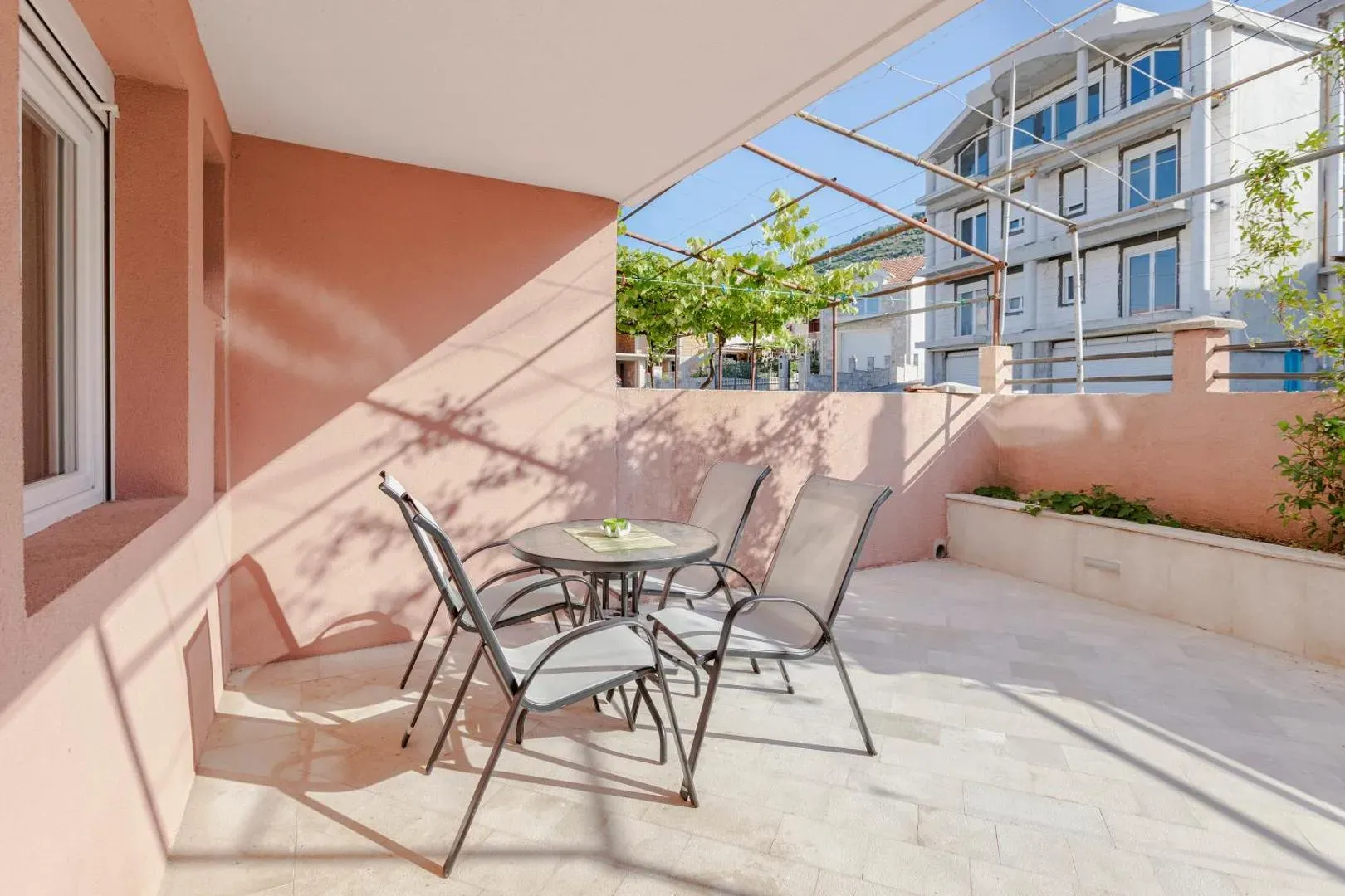 Rent, two bedroom apartment, 70m², Dumidran, Tivat
