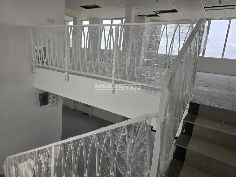 Rent, office space, 1200m², Čukarica, Beograd
