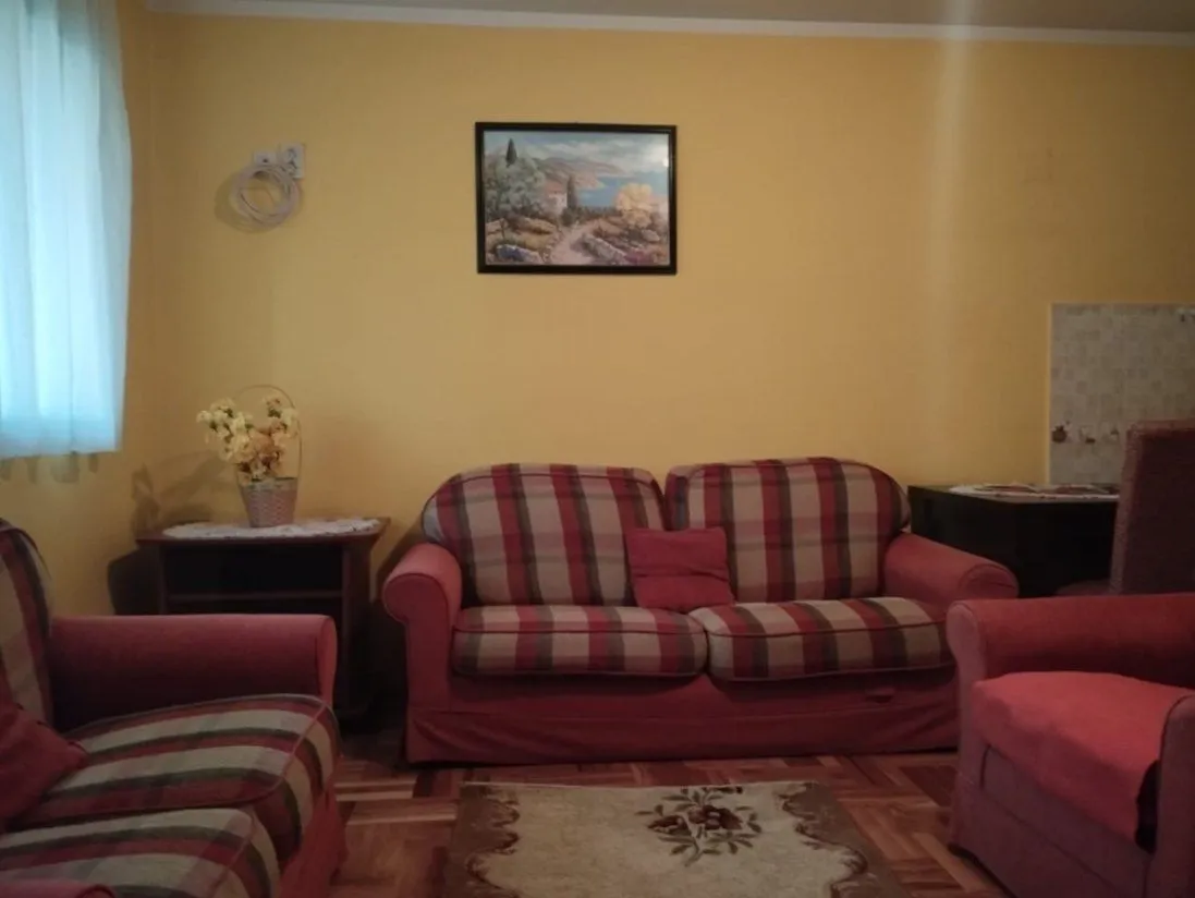 Rent, studio apartment, 40m², Stari Aerodrom, Podgorica