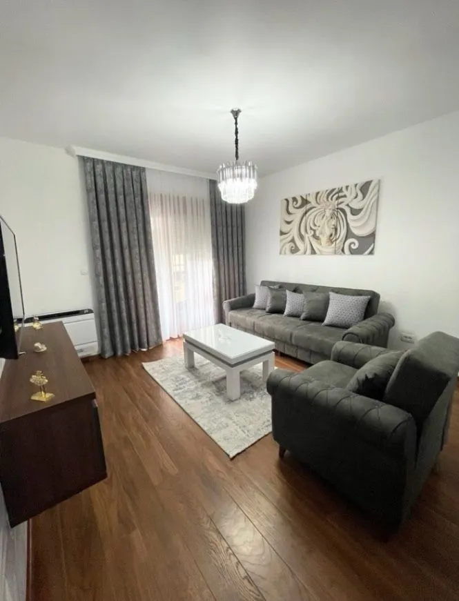 Izdavanje, dvosoban stan, 74m², Master Kvart, Podgorica