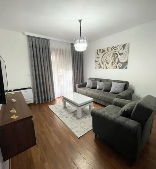 Izdavanje, dvosoban stan, 74m², Master Kvart, Podgorica