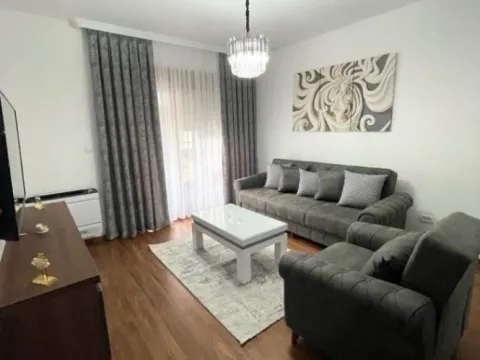 Izdavanje, dvosoban stan, 74m², Master Kvart, Podgorica