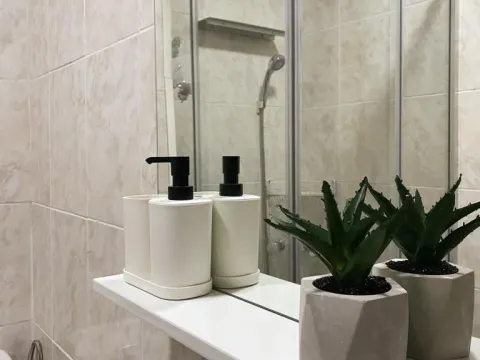 Izdavanje, trosoban stan, 90m², Budva, Crna Gora - image 8