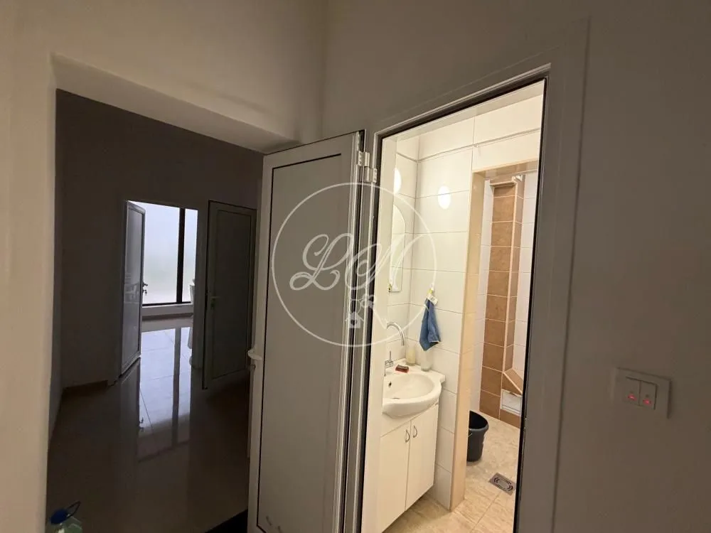 Sale, office space, 236m², Altina, Beograd