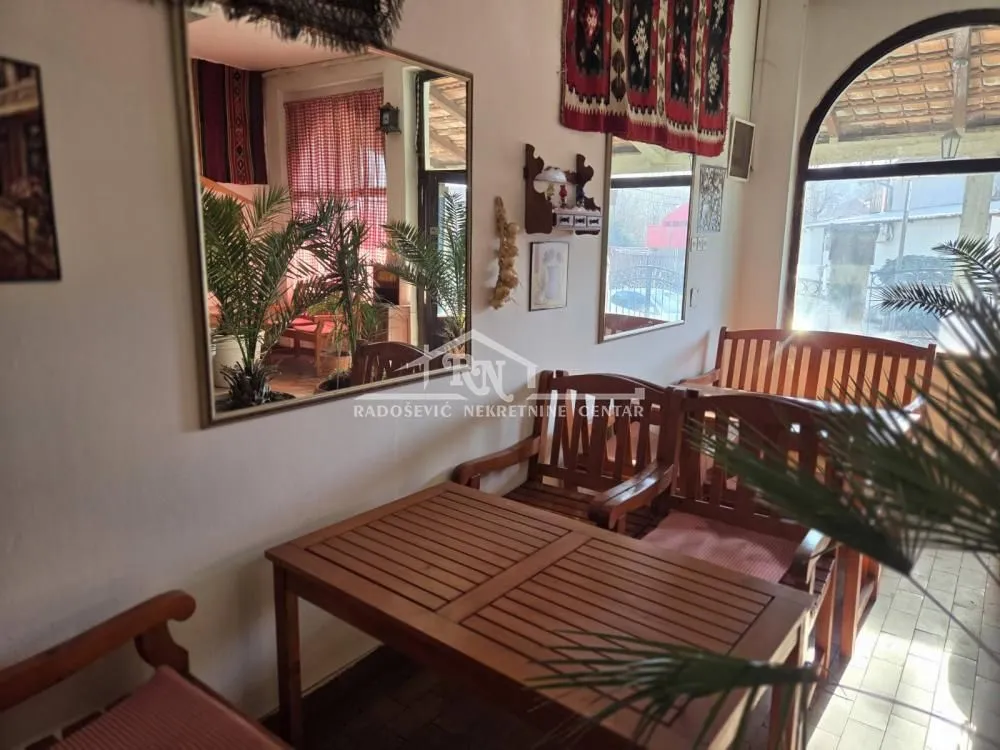 Izdavanje, poslovni prostor, 42m², Boleč, Grocka