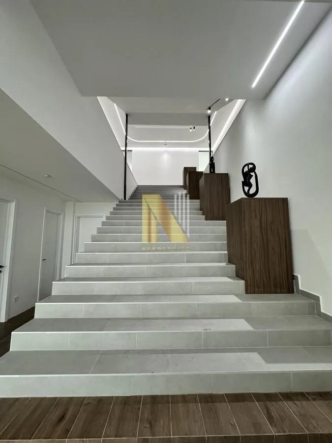 Rent, office space, 190m², Petrovaradin, Novi Sad