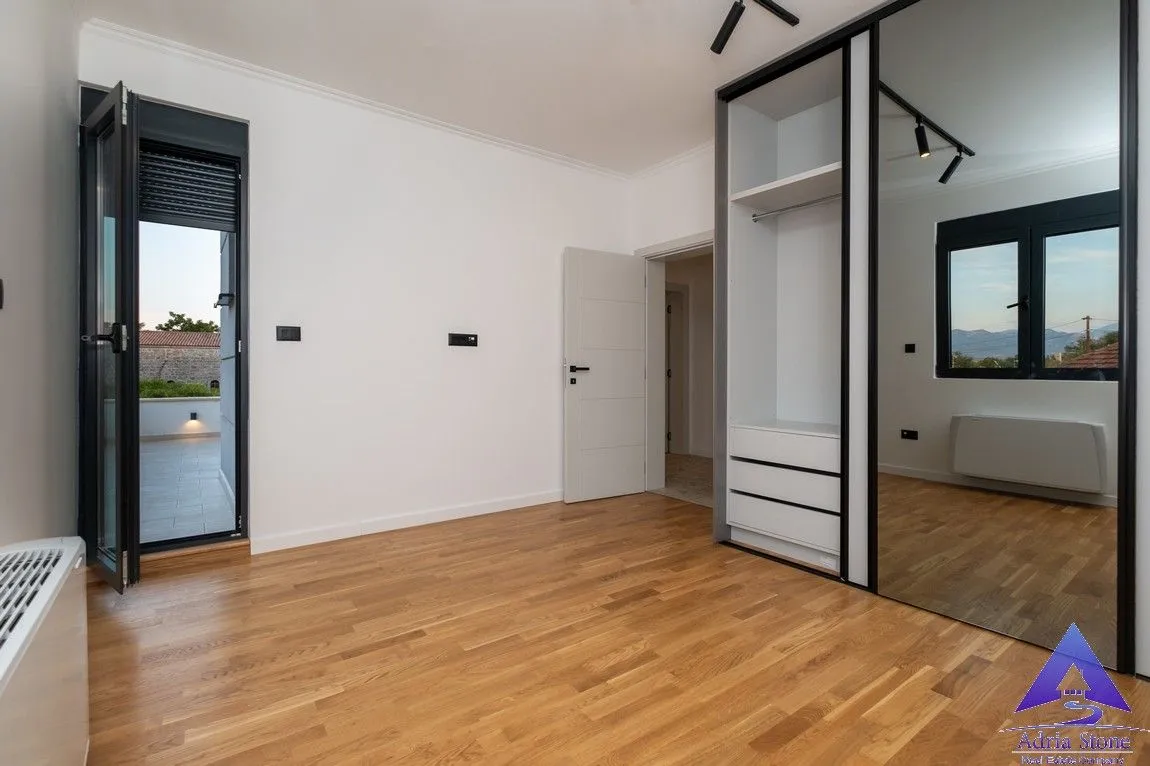 Rent, house, 180m², Podgorica, Crna Gora