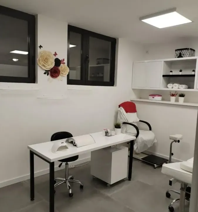 Izdavanje, poslovni prostor, 58m², Crveni Krst, Beograd