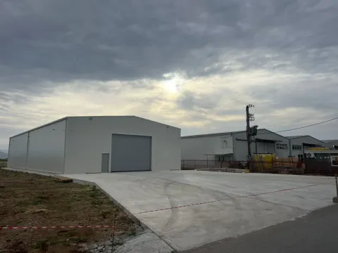 Izdavanje, poslovni prostor, 584m², Kuće Rakića, Podgorica - image 5