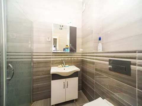 Prodaja, jednosoban stan, 46m², Stari Aerodrom, Podgorica - image 8