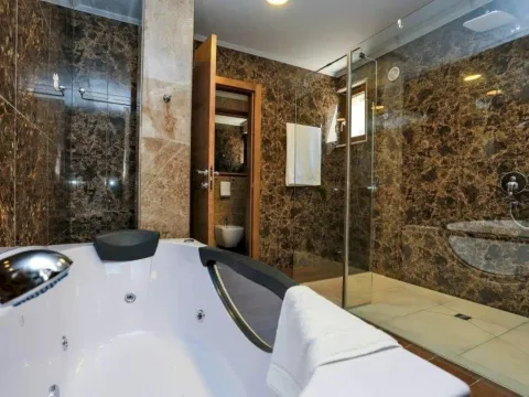 Sale, house, 517m², Kotor, Crna Gora - image 32