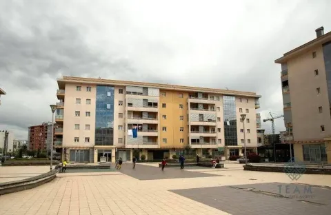 Rent, parking/garage, 13m², City Kvart, Podgorica - image 2