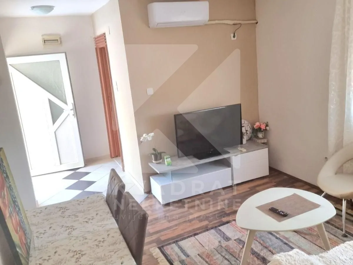 Izdavanje, jednosoban stan, 40m², Zelenika, Podgorica
