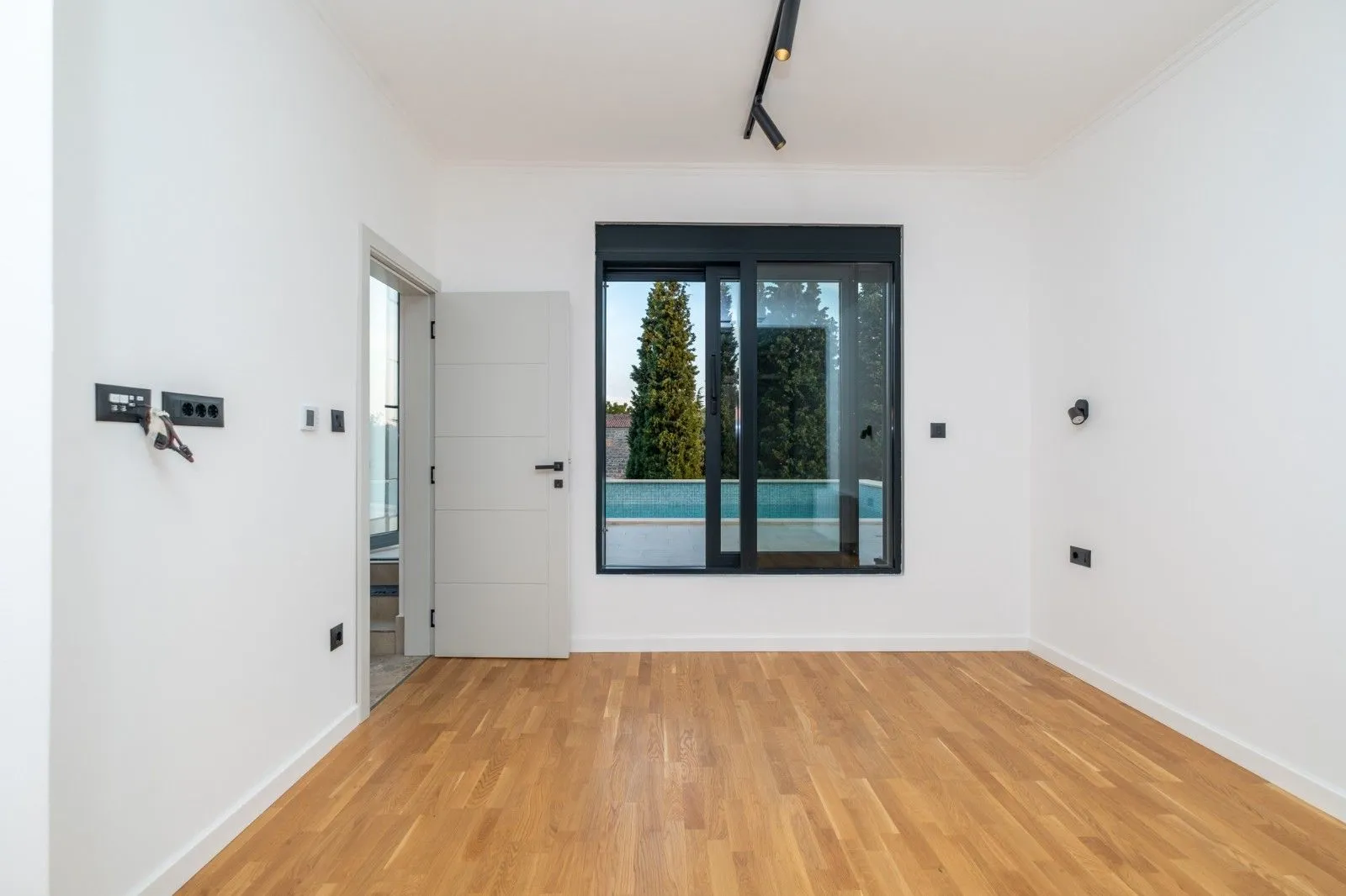 Rent, house, 180m², Gornja Gorica, Podgorica