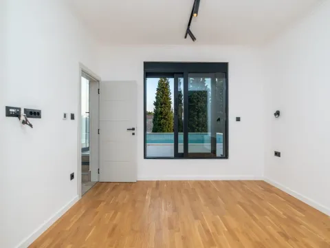 Rent, house, 180m², Gornja Gorica, Podgorica - image 23