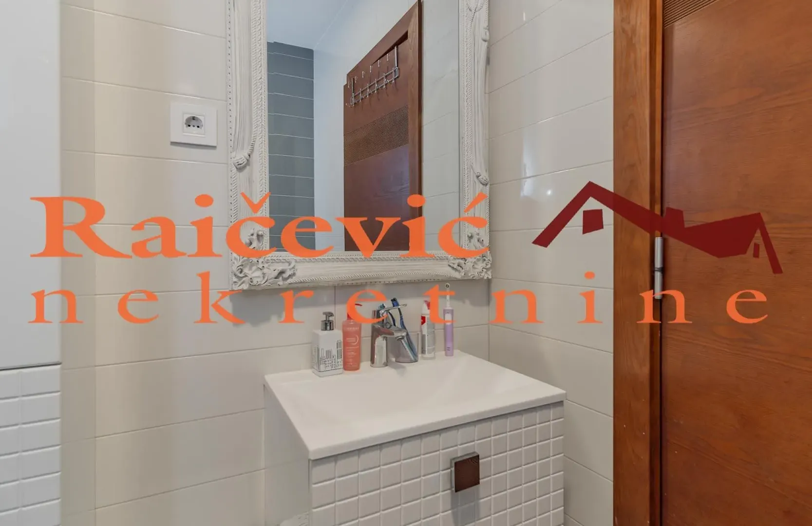 Prodaja, trosoban stan, 87m², Zvezdara Sve Podlokacije, Beograd