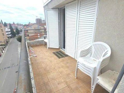 Rent, one bedroom apartment, 35m², Velji Vinogradi, Budva - image 12