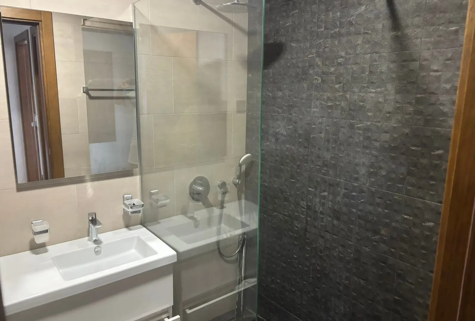 Izdavanje, jednosoban stan, 46m², Ljubović, Podgorica