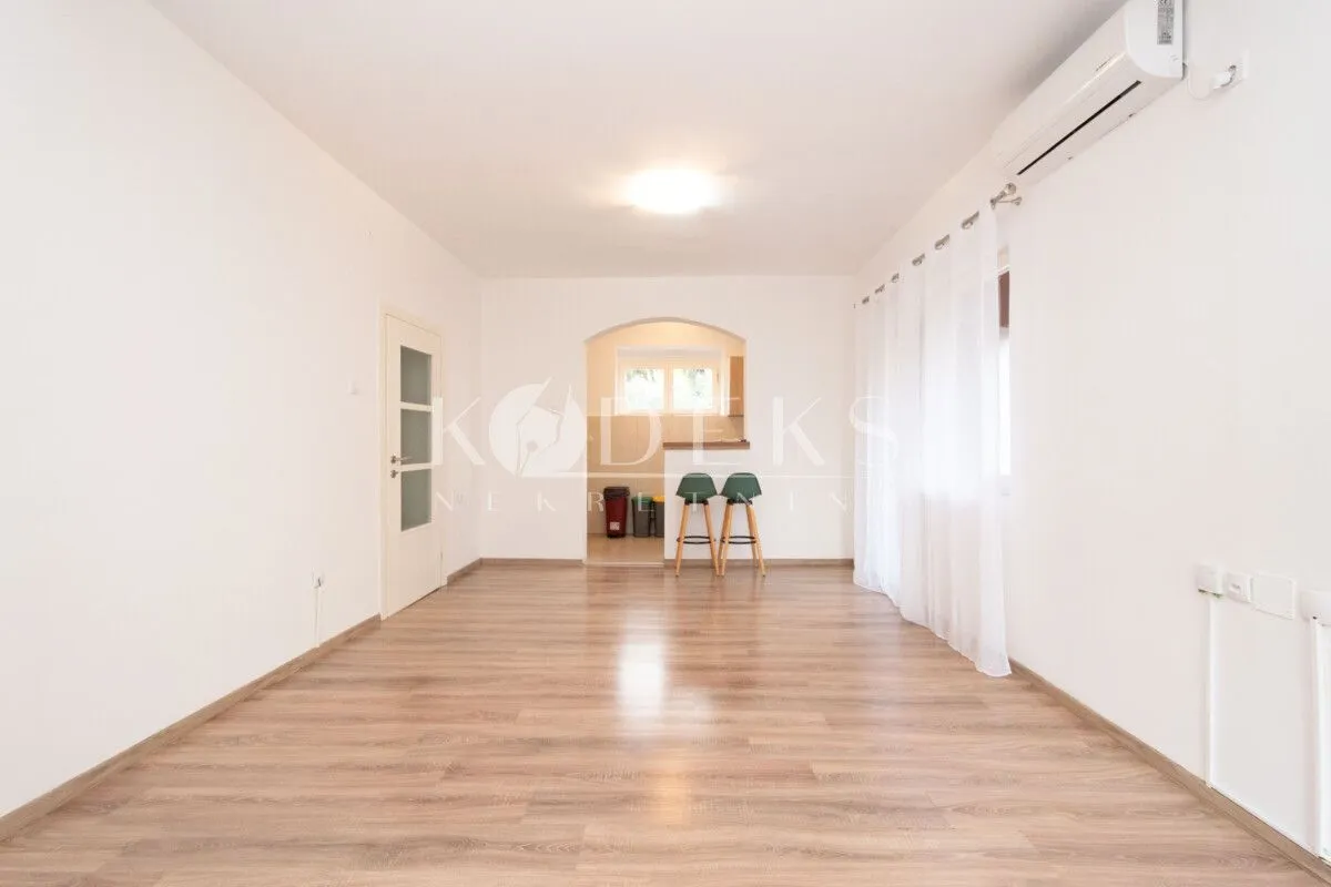 Izdavanje, dvosoban stan, 92m², Gorica C, Podgorica