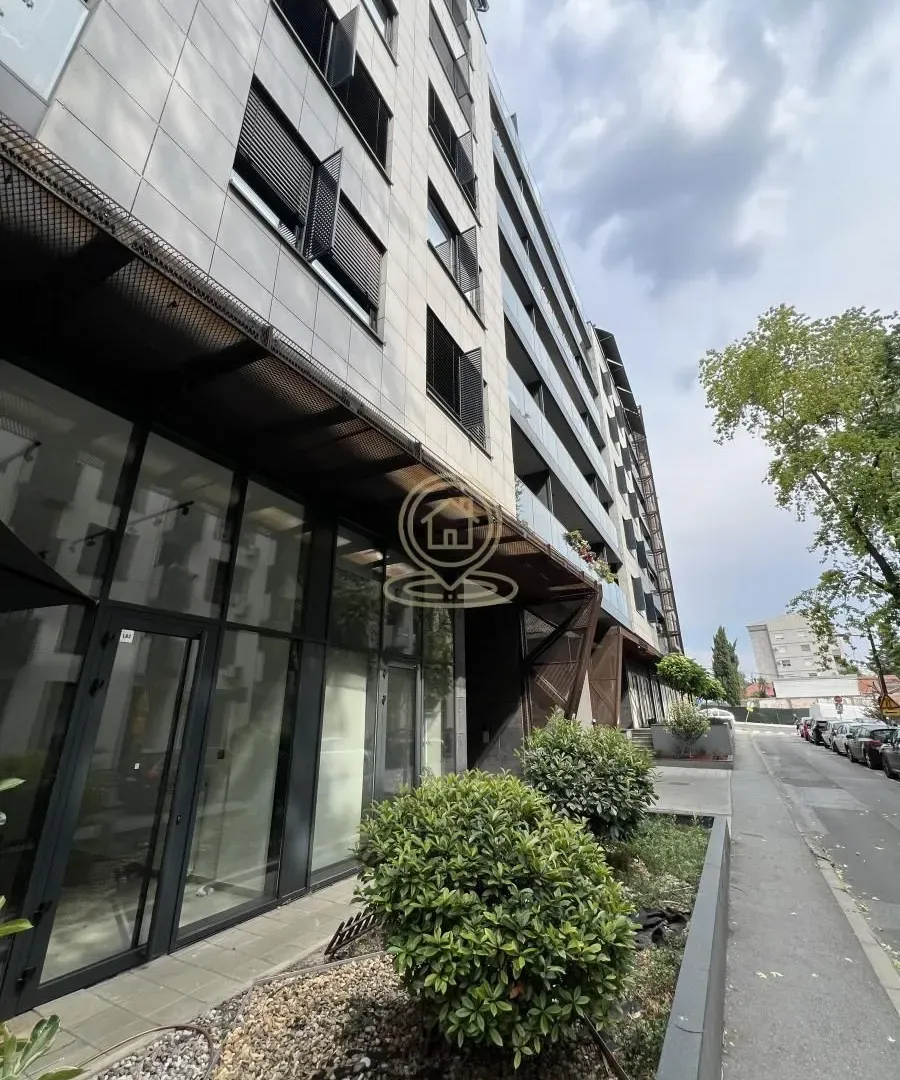 Izdavanje, poslovni prostor, 45m², Cvetkova Pijaca, Zvezdara Sve Podlokacije