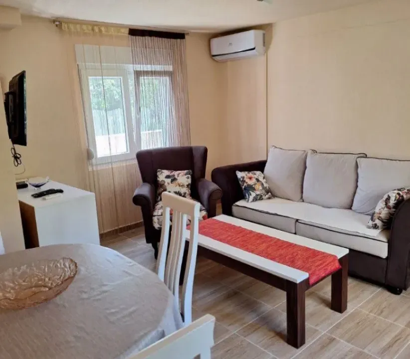 Izdavanje, dvosoban stan, 60m², Seljanovo, Tivat