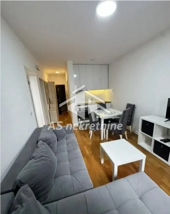 Izdavanje, trosoban stan, 54m², Trošarina, Voždovac Sve Podlokacije