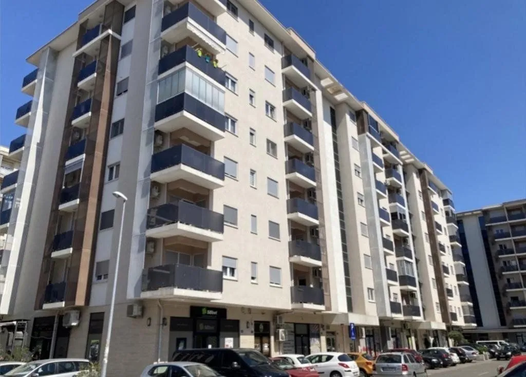 Izdavanje, dvosoban stan, 75m², City Kvart, Podgorica