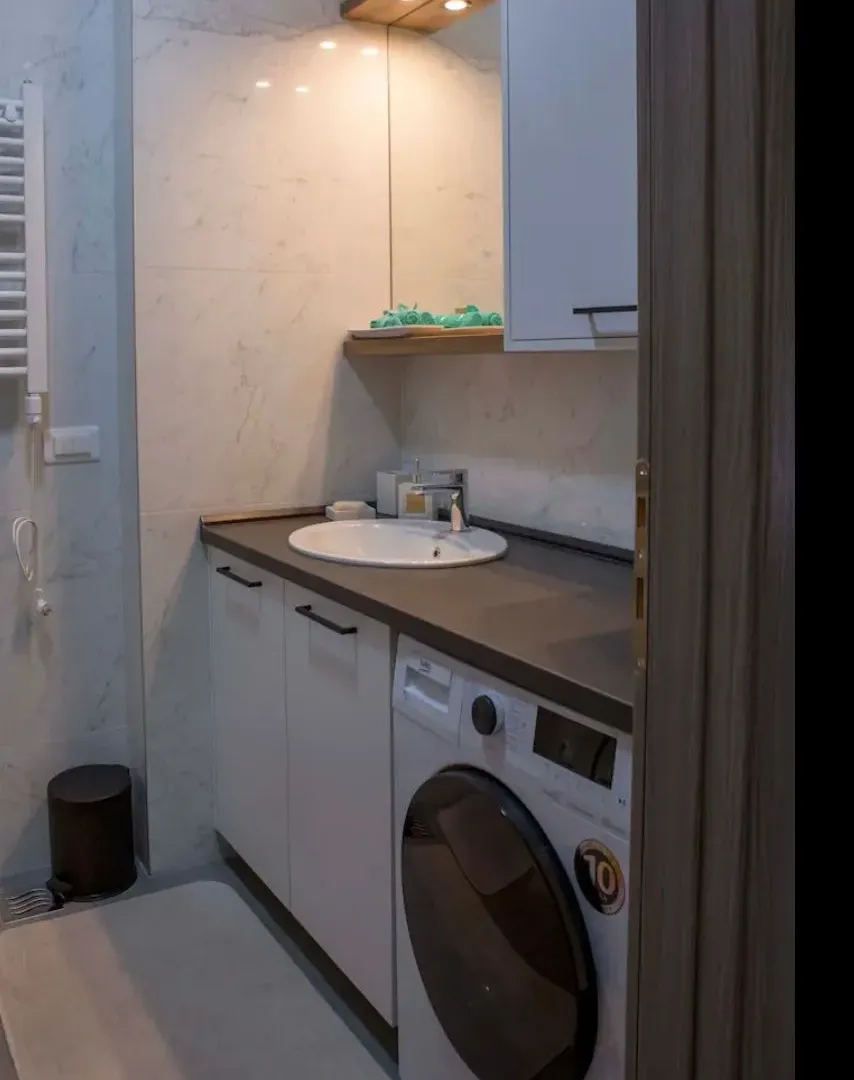 Izdavanje, garsonjera, 25m², Pod Kuk, Tivat