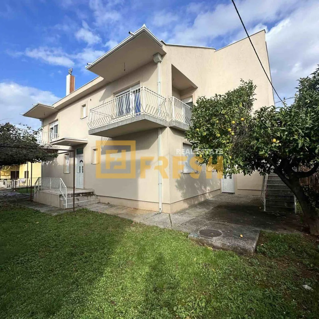 Sale, house, 289m², Dalmatinska ulica, Podgorica