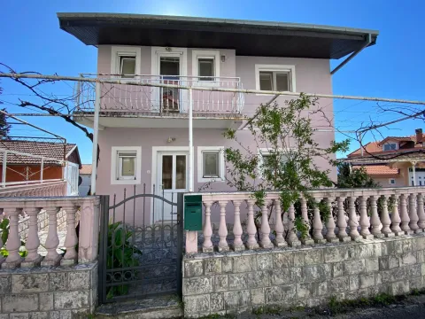 Prodaja, stan, 180m², Tivat, Crna Gora - image 1