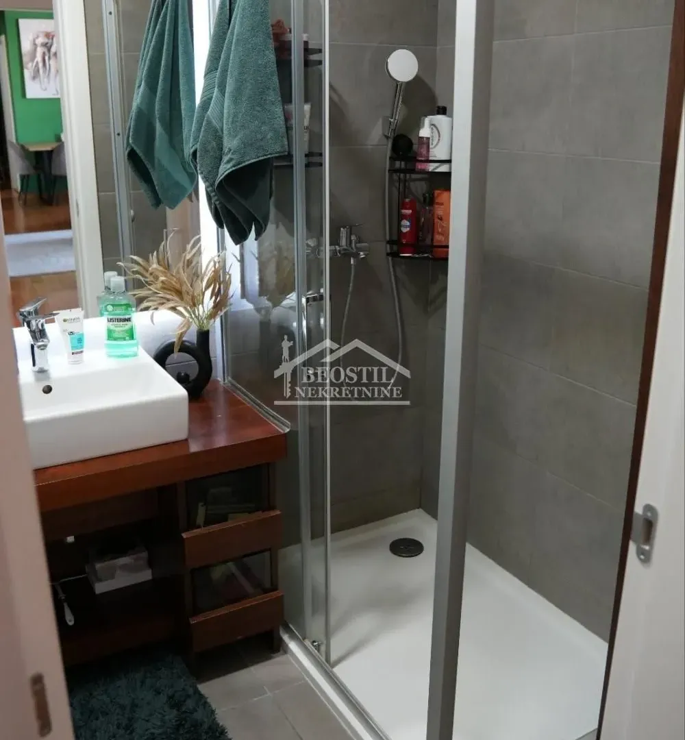 Prodaja, trosoban stan, 83m², Gradska Bolnica, Zvezdara Sve Podlokacije