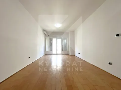Rent, one bedroom apartment, 44m², Vezirov Most, Podgorica - image 2