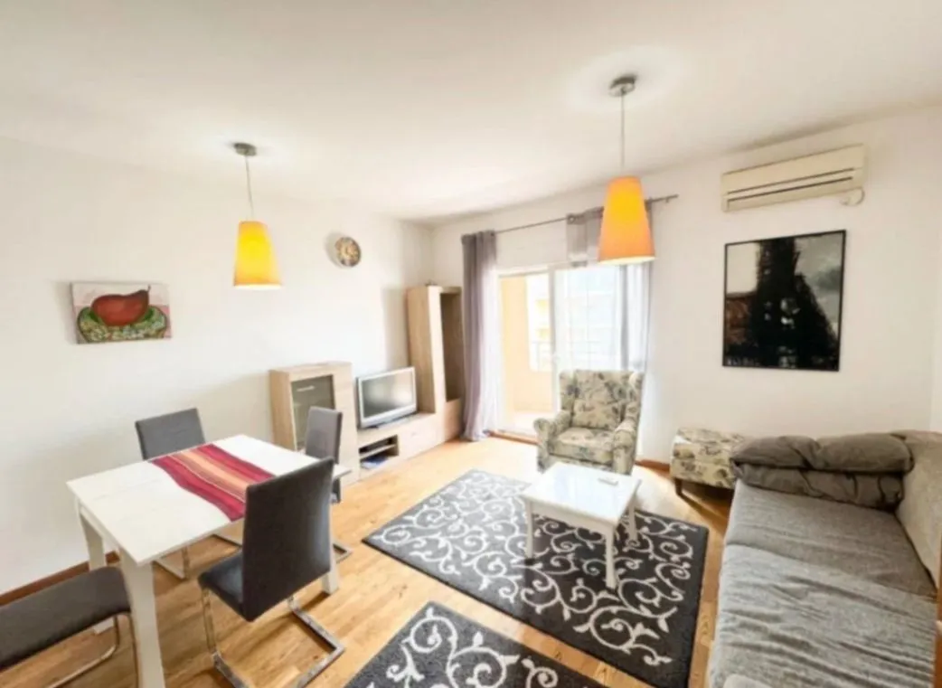 Izdavanje, dvosoban stan, 75m², City Kvart, Podgorica