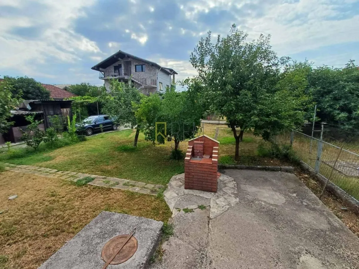 Sale, house, 161m², Tološi, Podgorica