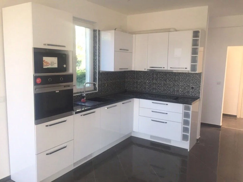 Sale, house, 450m², Utjeha, Bar