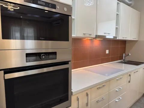 Izdavanje, trosoban stan, 100m², Budva, Crna Gora - image 10