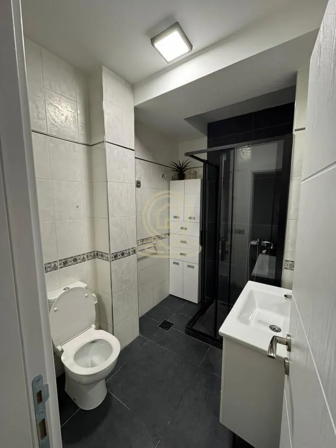 Izdavanje, trosoban stan, 120m², Savski Venac, Beograd