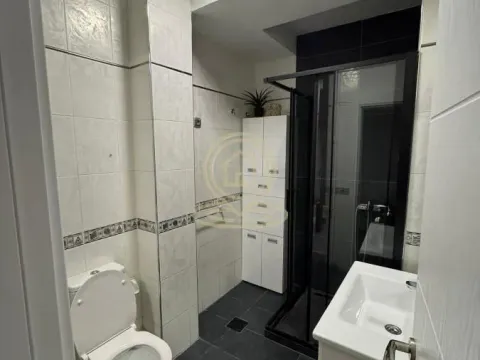 Izdavanje, trosoban stan, 120m², Savski Venac, Beograd - image 9
