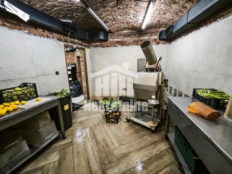 Prodaja, poslovni prostor, 82m², Stari Grad, Beograd