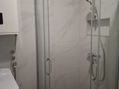 Izdavanje, jednosoban stan, 30m², Dobrota, Kotor - image 2