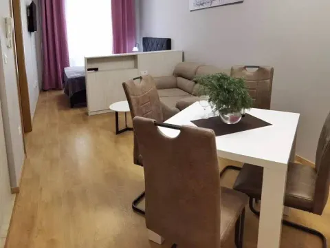 Izdavanje, jednosoban stan, 53m², Centar, Budva - image 7
